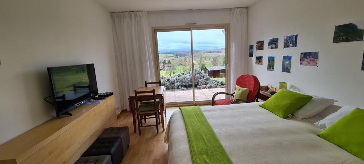 Chambres D'Hotes Relais Milord Estialescq Экстерьер фото
