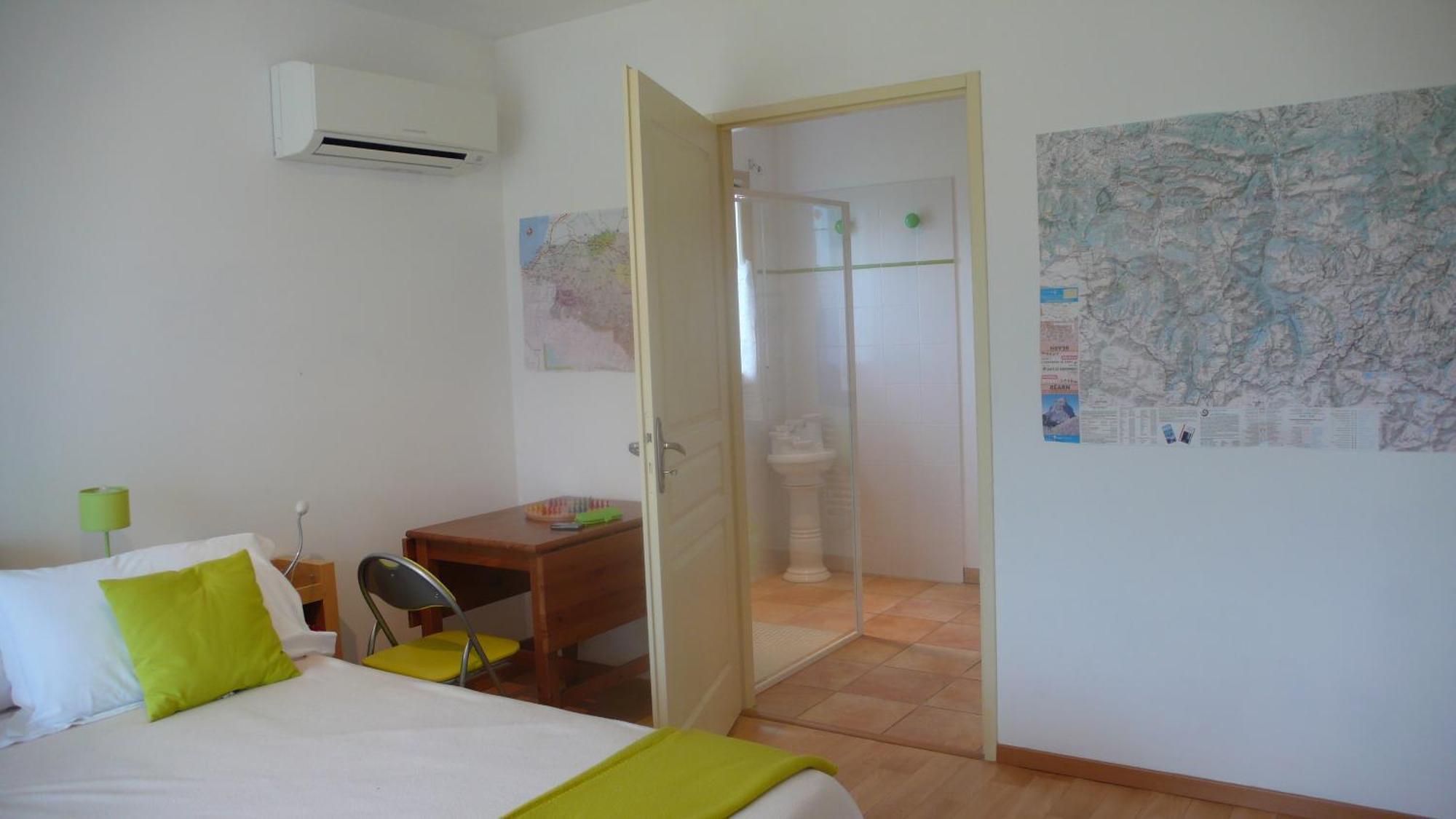 Chambres D'Hotes Relais Milord Estialescq Экстерьер фото
